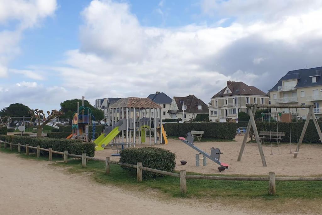 Studio Front De Mer Merville-Franceville-Plage Extérieur photo