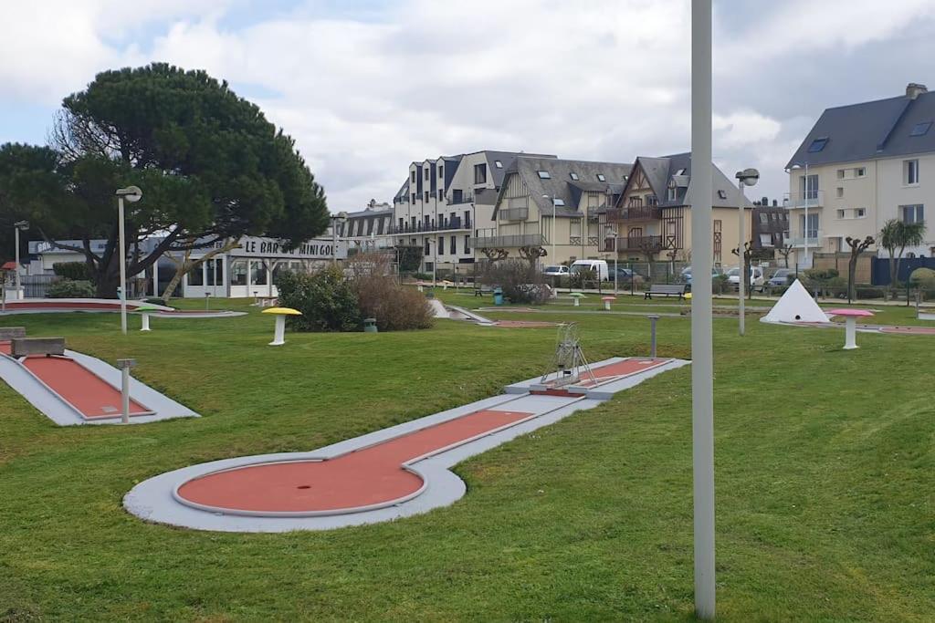 Studio Front De Mer Merville-Franceville-Plage Extérieur photo