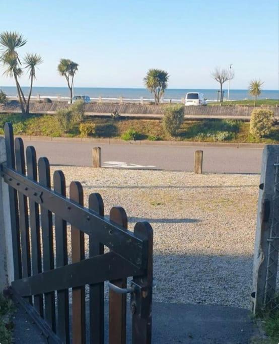 Studio Front De Mer Merville-Franceville-Plage Extérieur photo
