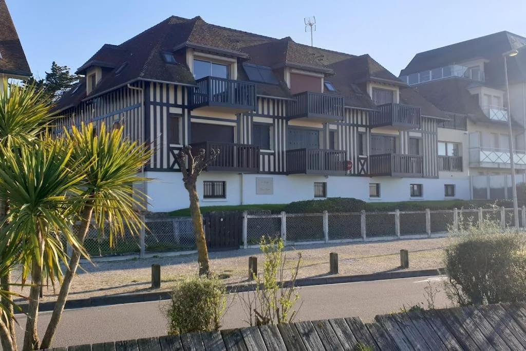 Studio Front De Mer Merville-Franceville-Plage Extérieur photo